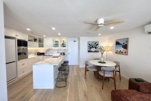Burleigh Beach Tower Ocean View Deluxe Apartment 4
